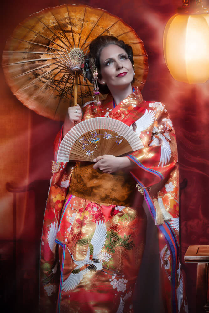 Fotograf-Fotostudio-Dresden-Japan-Style-Shooting-Zauber-Kostüme-Geisha-Styling-Make up- Kopfschmuck-Fächer