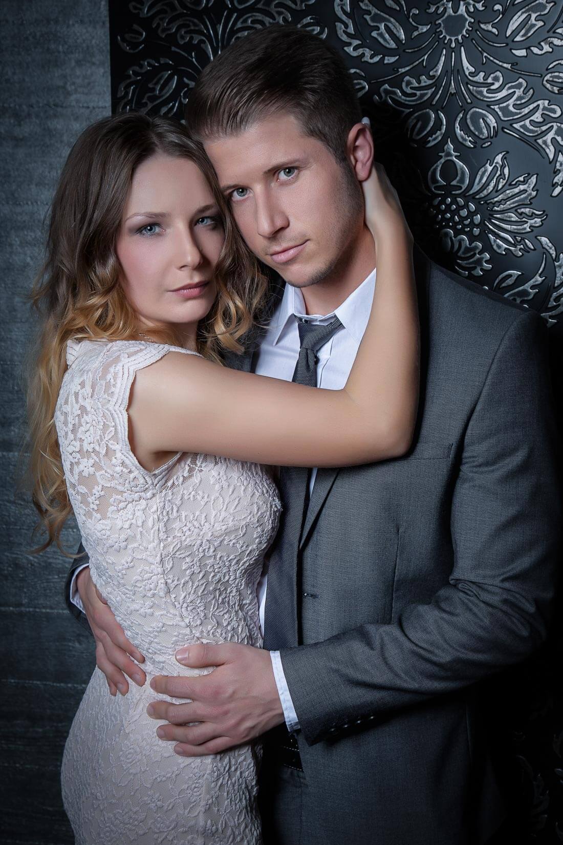 Fotograf-Fotostudio-Dresden-Paar-Shooting-Harmonie-Liebe-Erotik-Augenblicke-Berührungen-Szenen