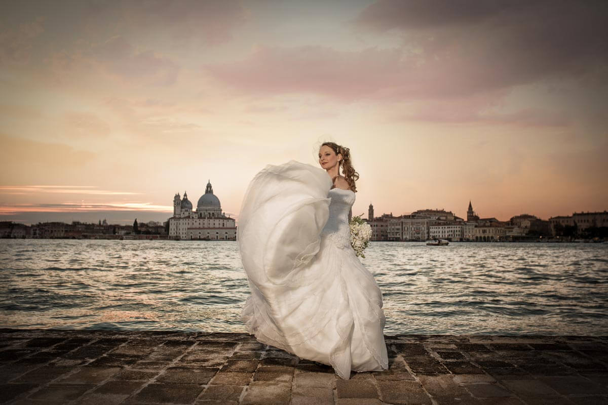 Fotograf-Fotostudio-Dresden-Venedig-Wedding-Italien-Hochzeitskleid-Blumenstrauß-Kulisse-Liebe-Fashion