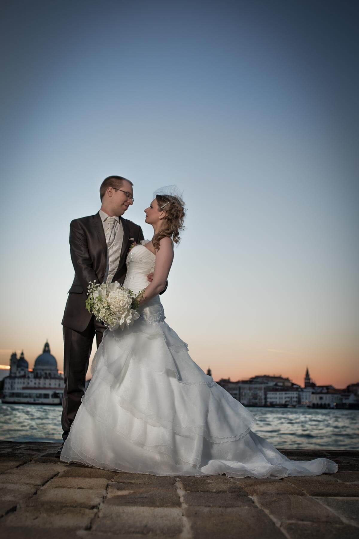 Fotograf-Fotostudio-Dresden-Venedig-Wedding-Italien-Hochzeitskleid-Blumenstrauß-Kulisse-Liebe-Fashion