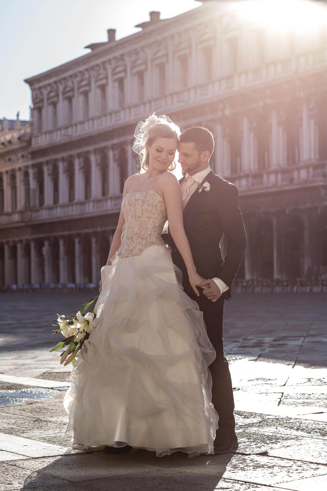 Fotograf-Fotostudio-Dresden-Venedig-Wedding-Italien-Hochzeitskleid-Braut-Bräutigam-Blumenstrauß-Kulisse-Liebe-Fashion