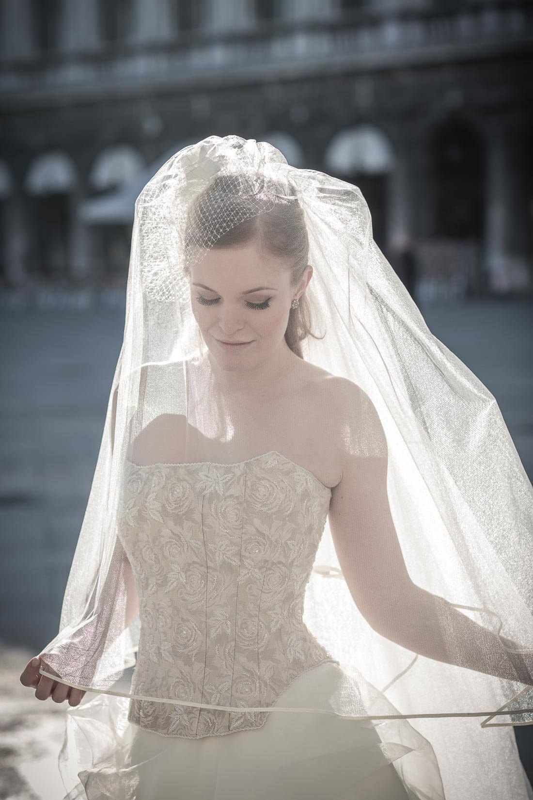 Fotograf-Fotostudio-Dresden-Venedig-Wedding-Italien-Hochzeitskleid-Braut-Bräutigam-Blumenstrauß-Kulisse-Liebe-Fashion