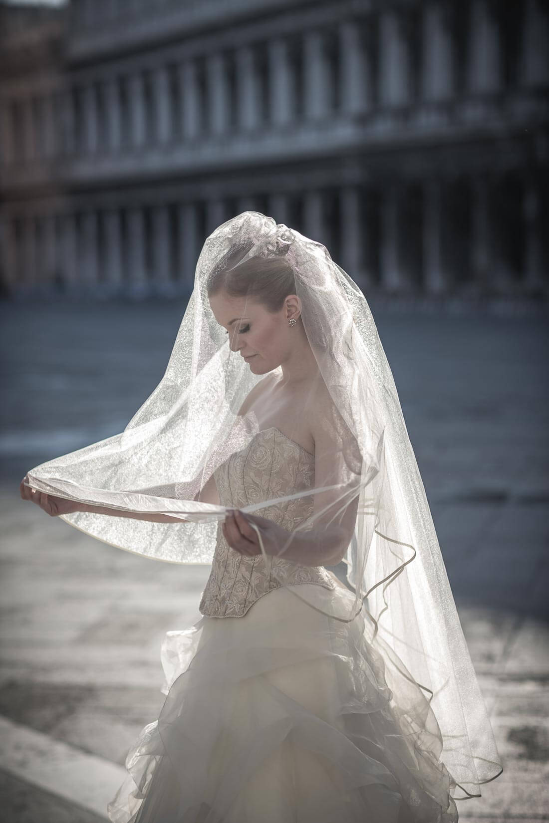 Fotograf-Fotostudio-Dresden-Venedig-Wedding-Italien-Hochzeitskleid-Braut-Bräutigam-Blumenstrauß-Kulisse-Liebe-Fashion