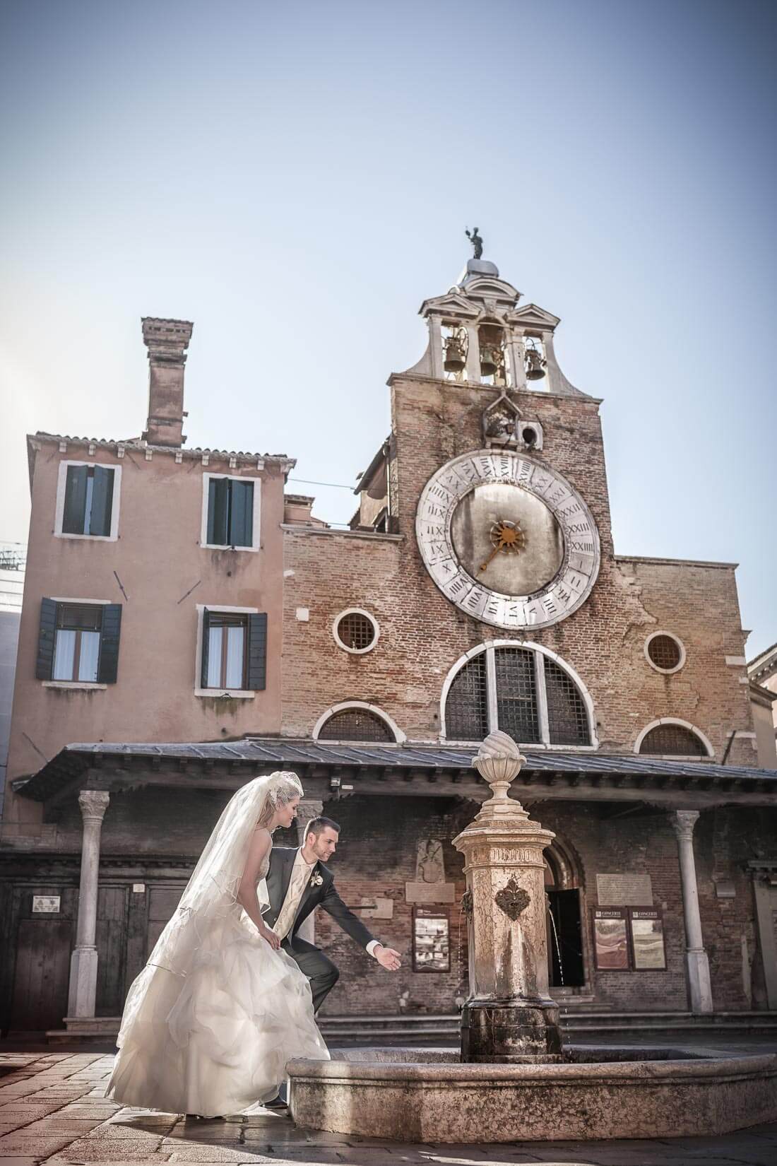 Fotograf-Fotostudio-Dresden-Venedig-Wedding-Italien-Hochzeitskleid-Braut-Bräutigam-Blumenstrauß-Kulisse-Liebe-Fashion