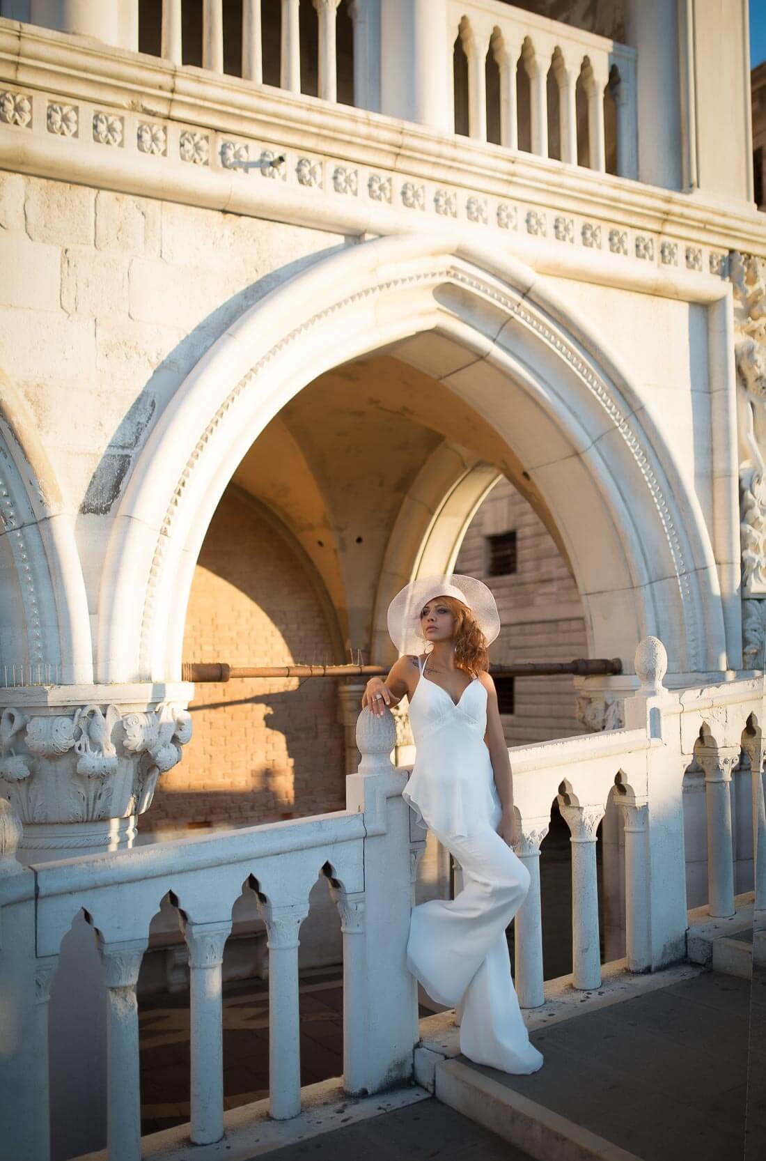 Fotograf-Fotostudio-Dresden-Venedig-Fashion-Markusplatz-Beauty-Styling-Dress-Hut-Kulisse-Italien-Sonnenaufgang