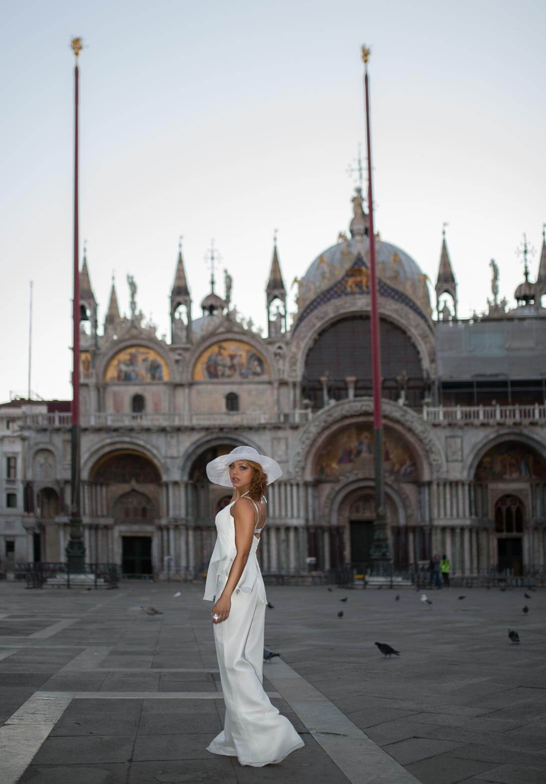 Fotograf-Fotostudio-Dresden-Venedig-Fashion-Markusplatz-Beauty-Styling-Dress-Hut-Kulisse-Italien-Sonnenaufgang