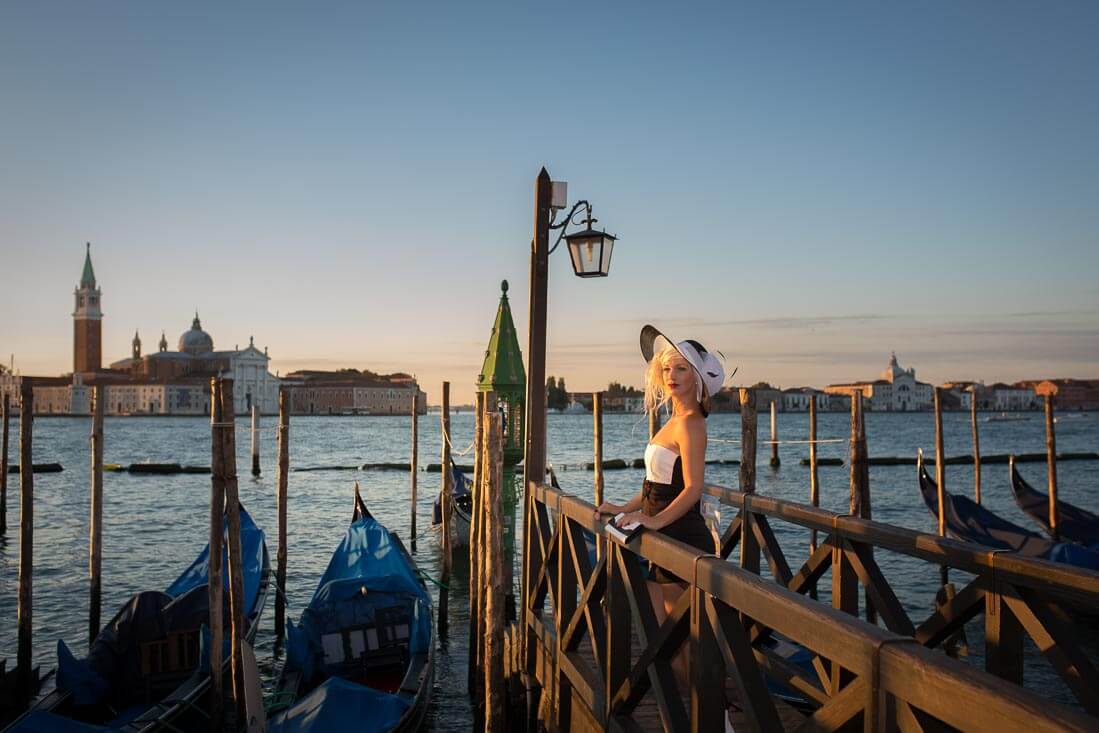 Fotograf-Fotostudio-Dresden-Venedig-Fashion-Markusplatz-Beauty-Styling-Dress-Hut-Kulisse-Italien-Sonnenaufgang