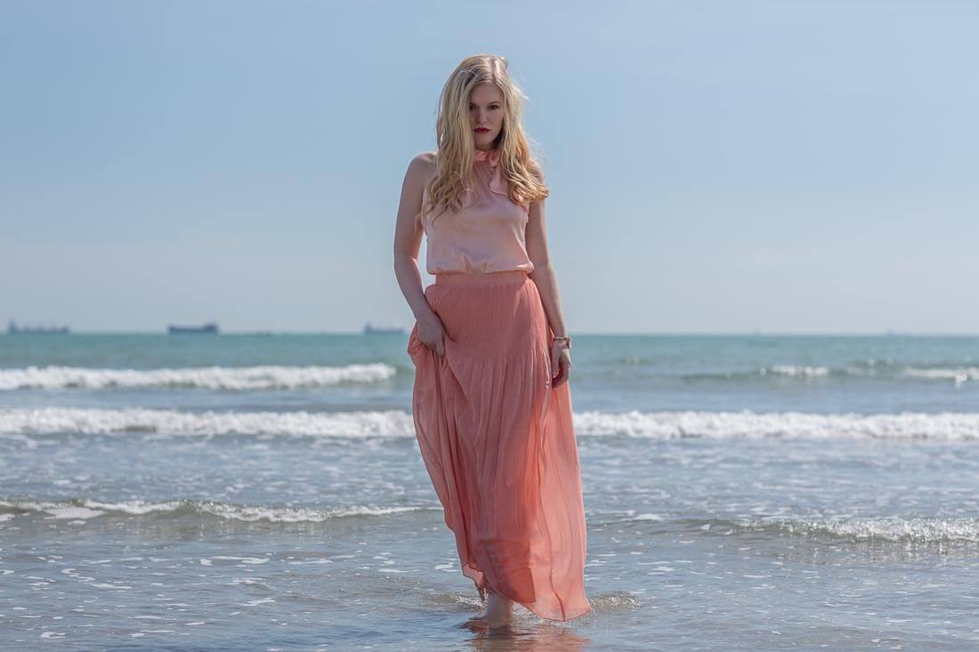 Fotograf-Fotostudio-Dresden-Venedig-Lido-Paar-Shooting-Strand-Dress-Liebe-Wasser-Zweisamkeit