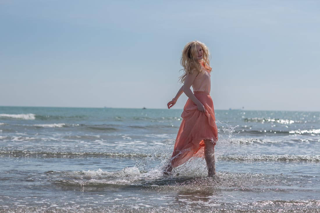 Fotograf-Fotostudio-Dresden-Venedig-Lido-Paar-Shooting-Strand-Dress-Liebe-Wasser-Zweisamkeit