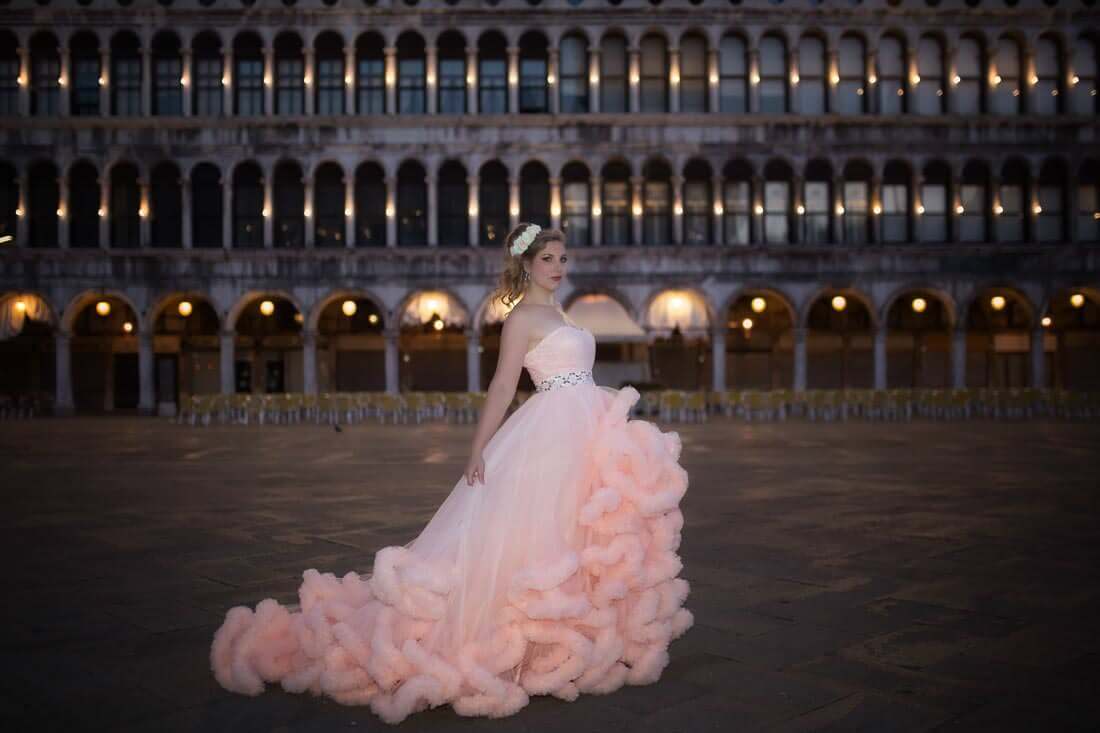 Fotograf-Fotostudio-Dresden-Venedig-Italien-Shooting-Outdoor-Fashion-Ballkleid-Styling-Markusplatz