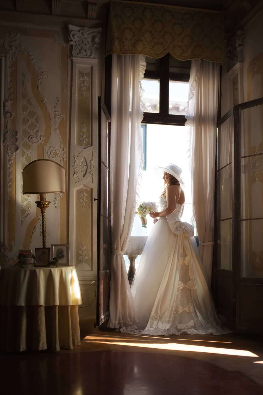 Fotograf-Fotostudio-Dresden-Venedig-Italien-Shooting-Indoor-Fashion-Hochzeitskleid-Styling